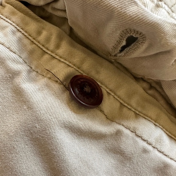 Abercrombie & Fitch khaki button up shorts - Picture 7 of 7